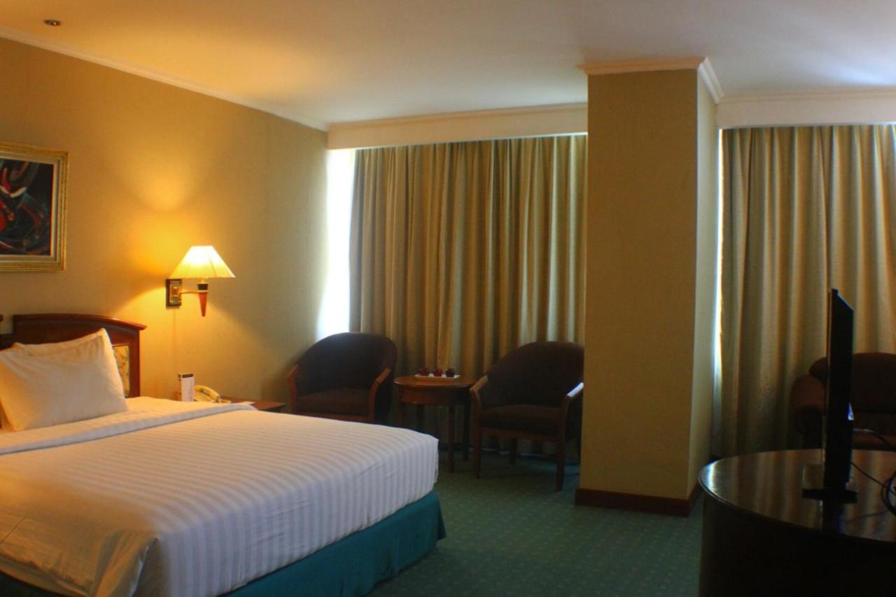 Grand Arkenso Park View Hotel Semarang Exterior foto