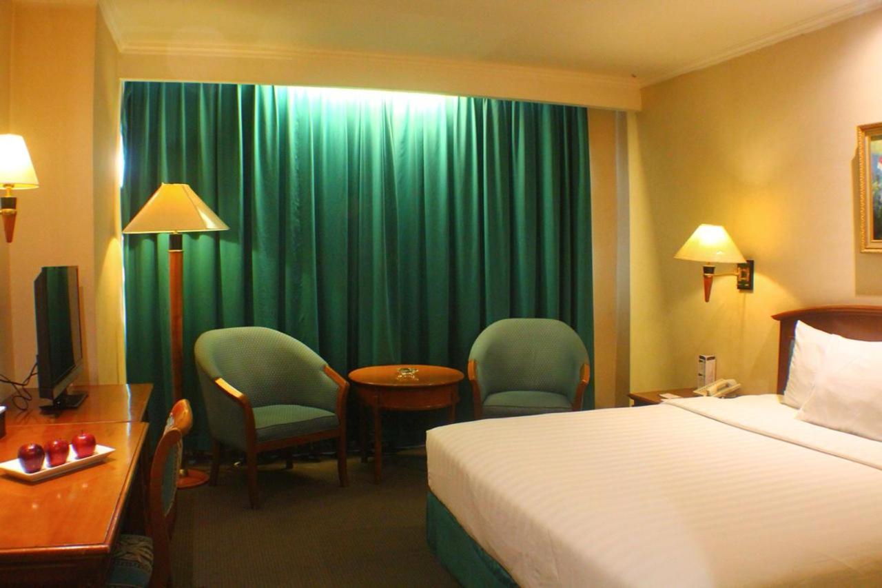 Grand Arkenso Park View Hotel Semarang Exterior foto