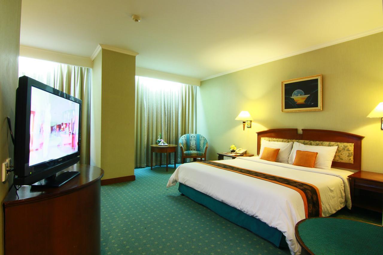 Grand Arkenso Park View Hotel Semarang Exterior foto