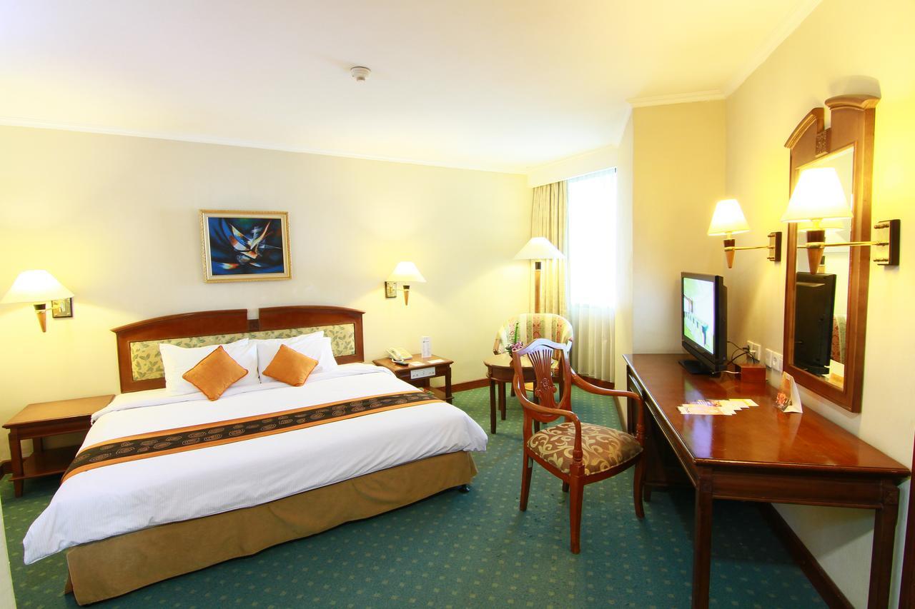Grand Arkenso Park View Hotel Semarang Exterior foto