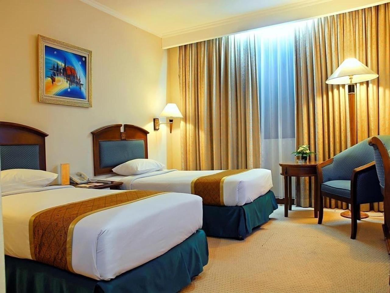 Grand Arkenso Park View Hotel Semarang Exterior foto